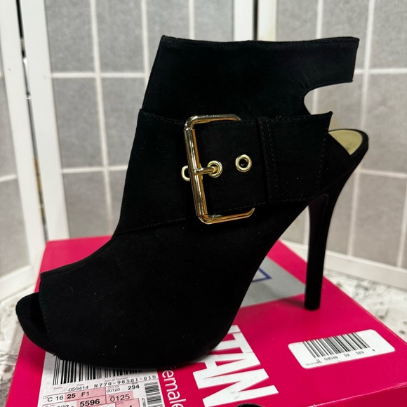 Cosmopolitan high heels - Picture 2 of 8